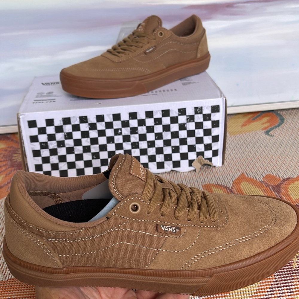 Vans WMNS Gilbert Crockett
Brown/Gum
VN0A5JIFB7G
Sneakers - Picture 11 of 16